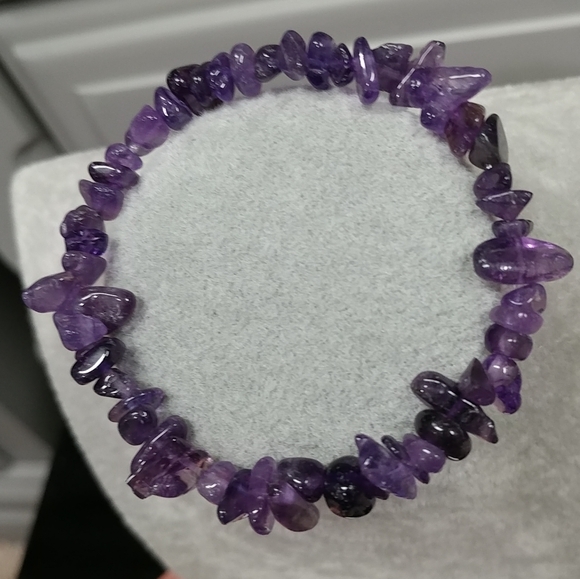 Amethyst Chip Beaded Stretch Bracelet Natural Amethyst Gemstone Chips Purple - Picture 6 of 12